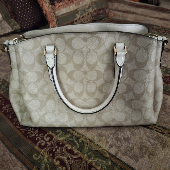 Coach purse - Picture 2 of 6